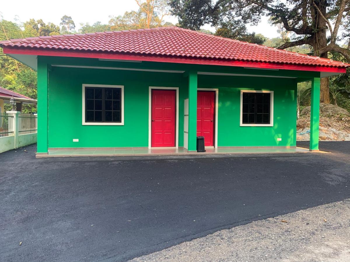 Chalet Latip D'Ayer Itam Hotell Kampong Ayer Hitam  Eksteriør bilde